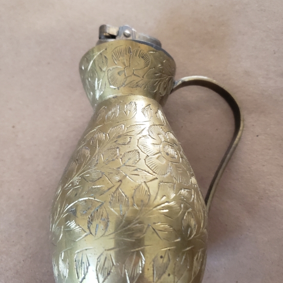 Vintage Etched Brass Pitcher Lighter - Picture 8 of 9